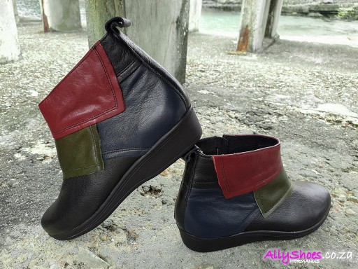 Angels, G 80, Black Green Navy Red (size UK 9 only)