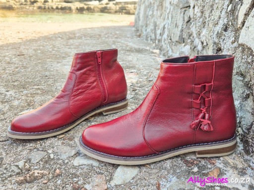 Angels, Lizzi 216, Ruby Red
