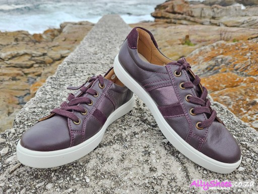 Hotter, Chase, Plum