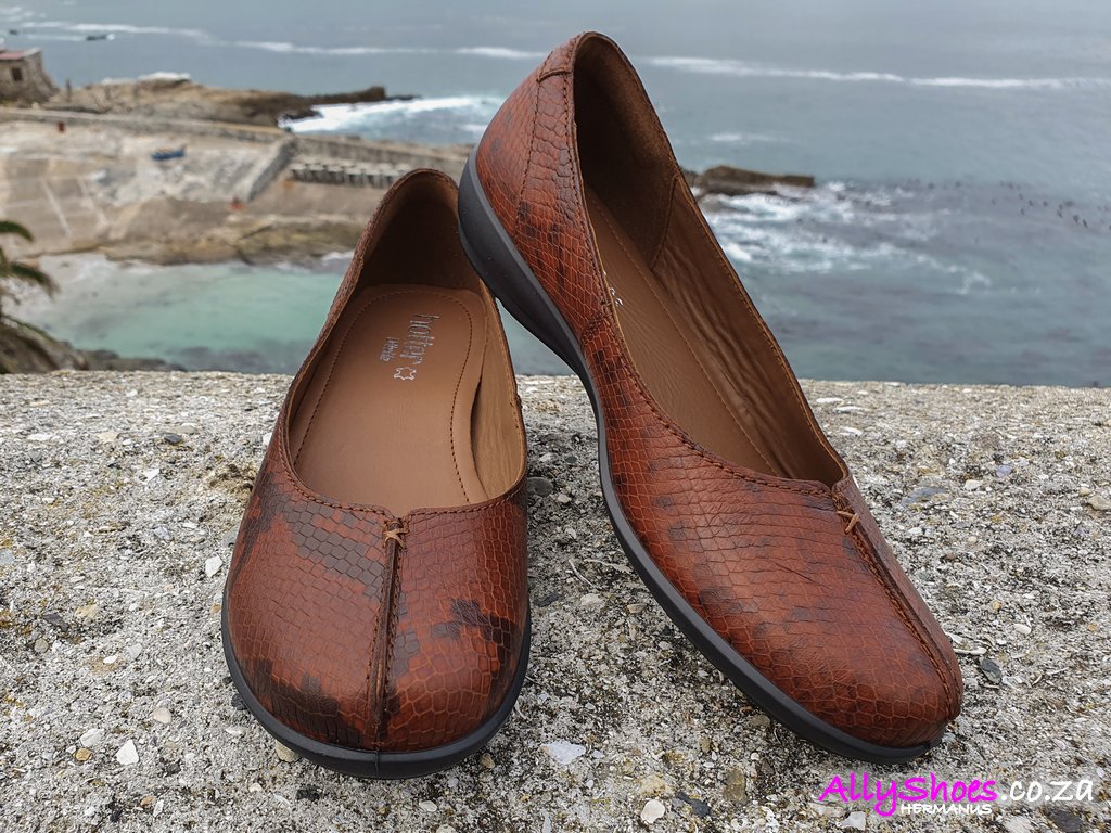 Hotter, Robyn, Tan Python