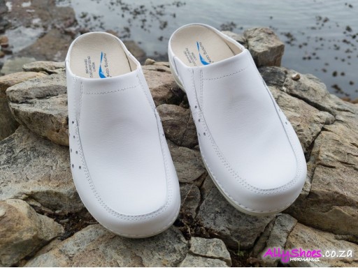 Nursing Care, Berlin, White