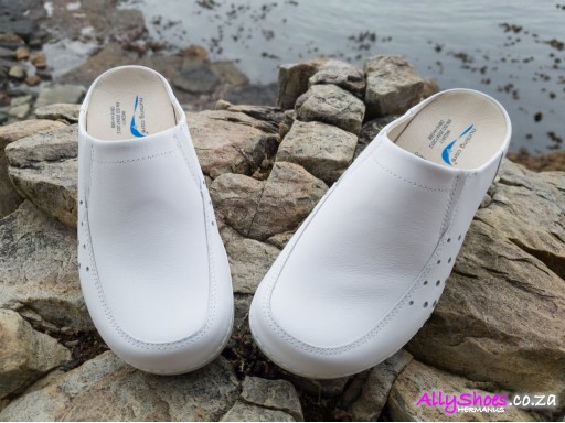 Nursing Care, Berlin, White