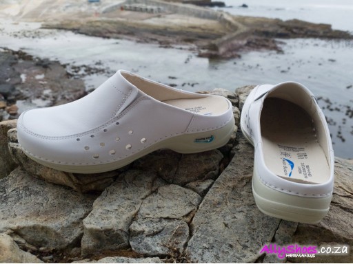 Nursing Care, Berlin, White