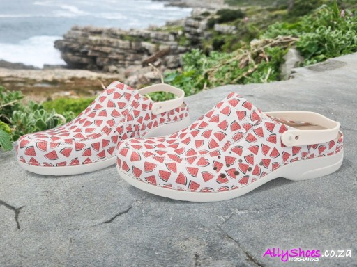 Nursing Care, Gronelandia, Watermelon (size UK 11 only)