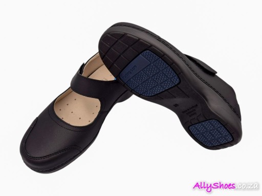 Nursing Care, Letonia, Black