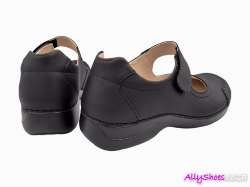 Nursing Care, Letonia, Black