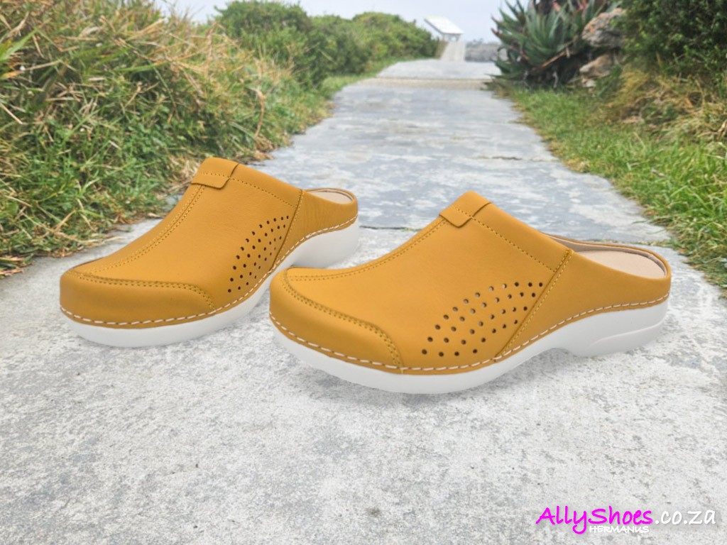 Nursing Care, Montenegro, Yellow