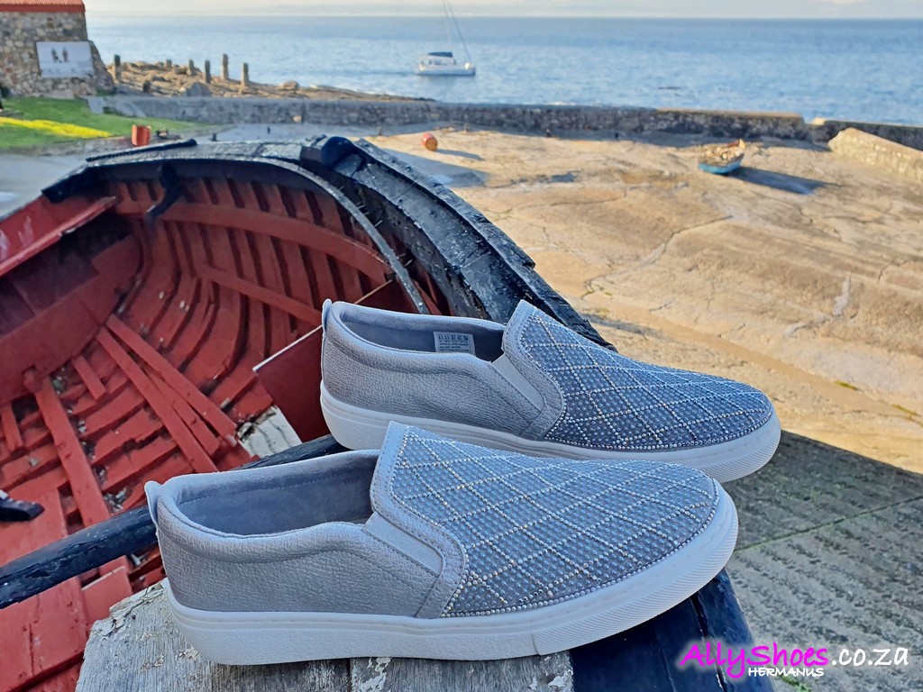 skechers diamond darling black