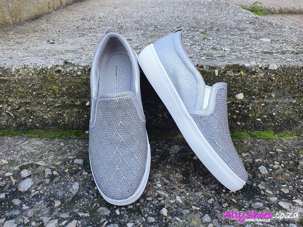 skechers diamond darling black