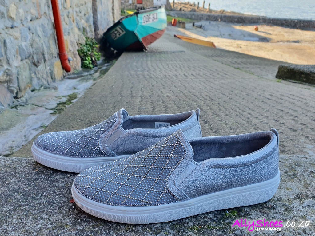 skechers diamond darling black