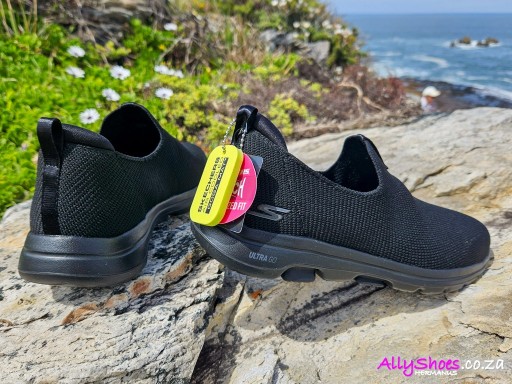 Skechers, Go Walk 5 Trusty, Black (size UK 3 only)