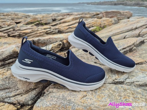 Skechers, Go Walk 7 Razi, Navy/White (size UK 7 only)