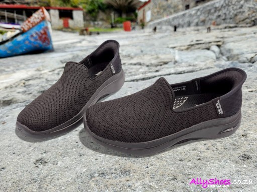 Skechers, Go Walk Arch Fit 2.0 Delara, Black